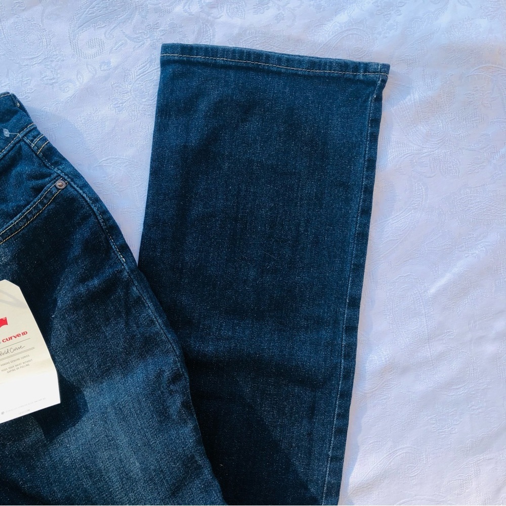 Levi's Women's Indigo straight leg Jeans 8 NWT - Picture 2 of 7